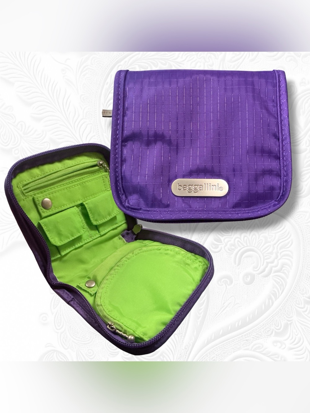 UNUSED Baggallini Lovely Purple Jewelry Zip Around Compact Organizer Travel